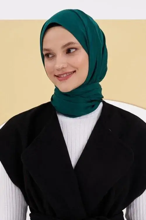 Silky Jacquard Lara Hijab Crowbar Pattern - Benetton Green - 1