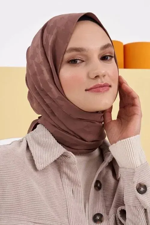 Silky Jacquard Lara Hijab Crowbar Pattern - Brown - 3