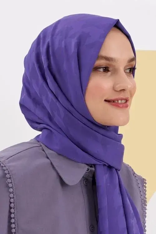 Silky Jacquard Lara Hijab Crowbar Pattern - Metallic Purple - 3