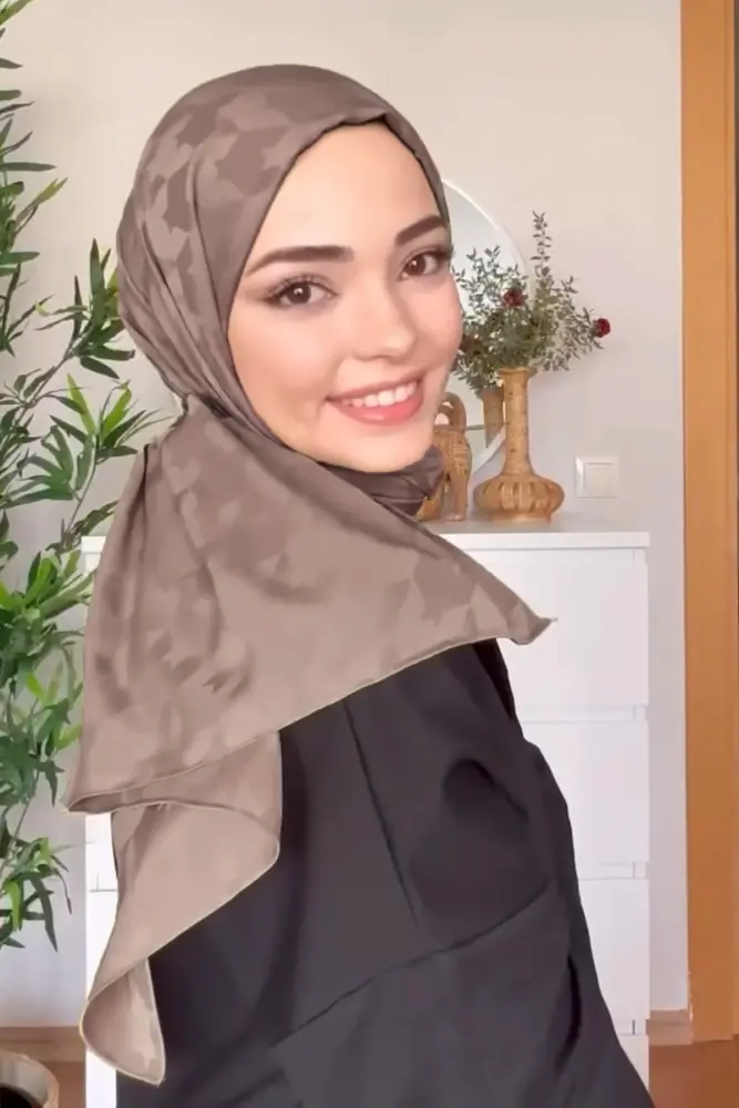 Silky Jacquard Lara Hijab Crowbar Pattern - Mink - 1