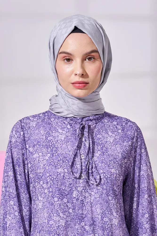 Silky Jacquard Lara Hijab Geometric Pattern - Gray - 4