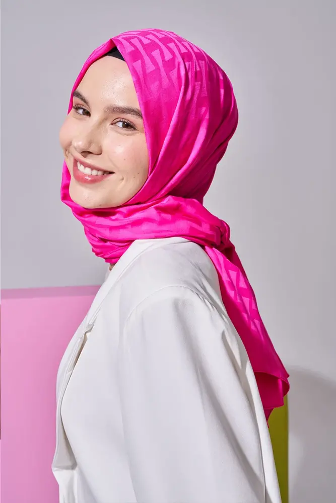 Silky Jacquard Lara Hijab Vectorial Pattern - Barbie Pink - 3