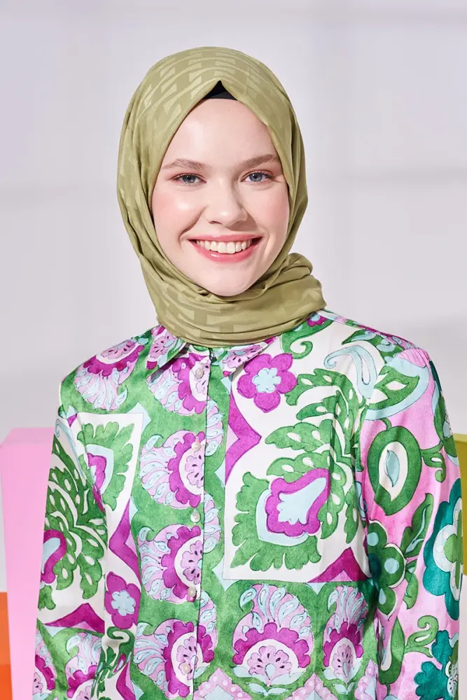 Silky Jacquard Lara Hijab Vectorial Pattern - Oil Green - 4