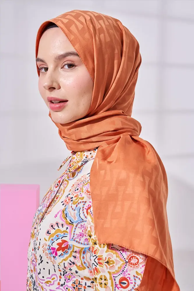 Silky Jacquard Lara Hijab Vectorial Pattern - Peach - 4