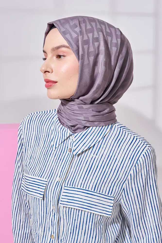 Silky Jacquard Lara Hijab Vectorial Pattern - Smoke - 1