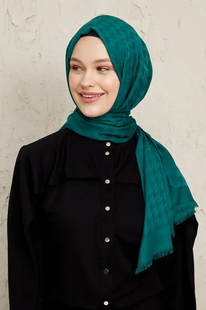 Silky Jacquard Note Hijab Crowbar Pattern - Benetton Green - 3