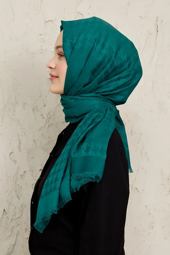 Silky Jacquard Note Hijab Crowbar Pattern - Benetton Green - 5