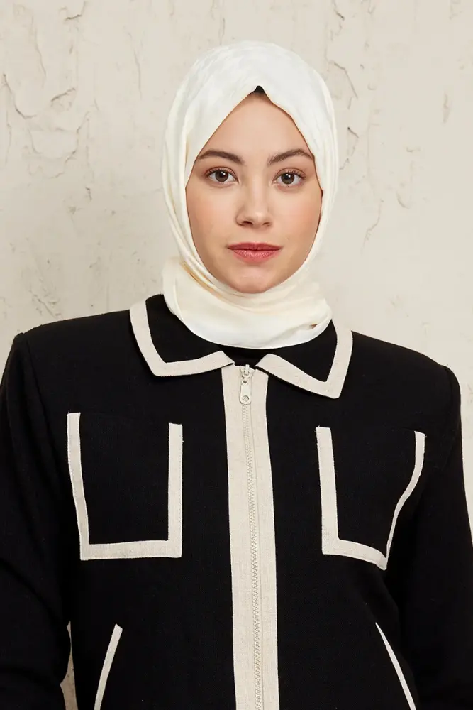 Silky Jacquard Note Hijab Crowbar Pattern - Pearl - 1