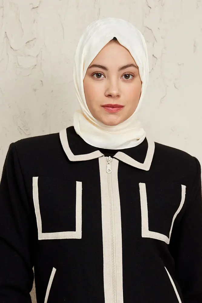 Silky Jacquard Note Hijab Crowbar Pattern - Pearl - 2