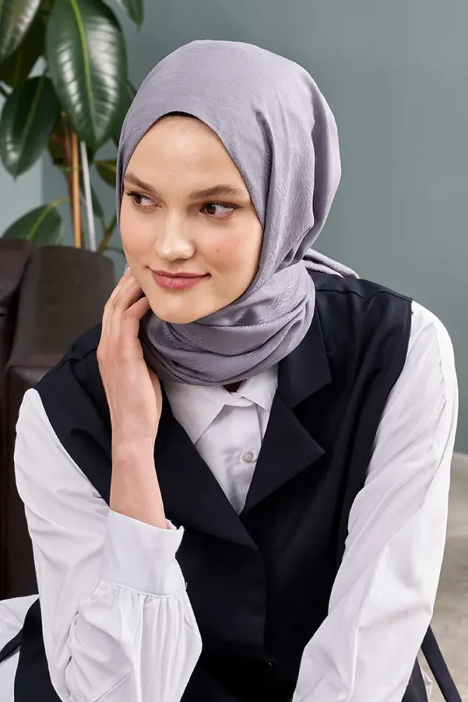 Silky Jacquard Note Hijab Tree Bark Pattern - Anthracite - 1