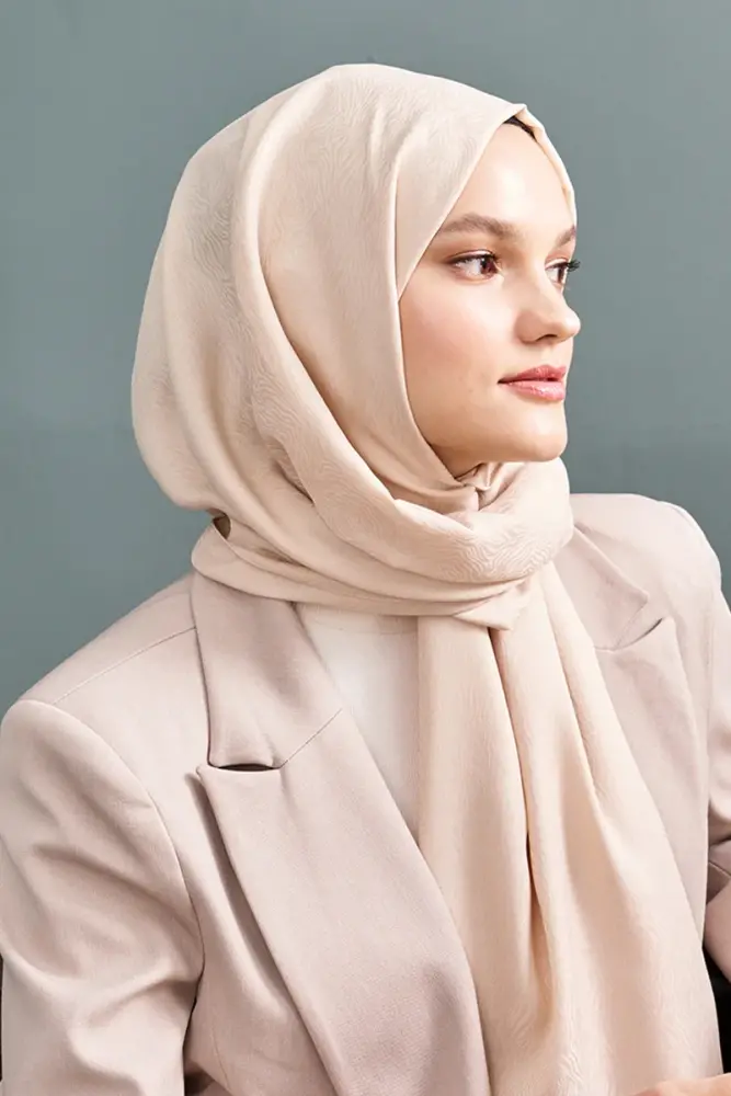Silky Jacquard Note Hijab Tree Bark Pattern - Beige - 3