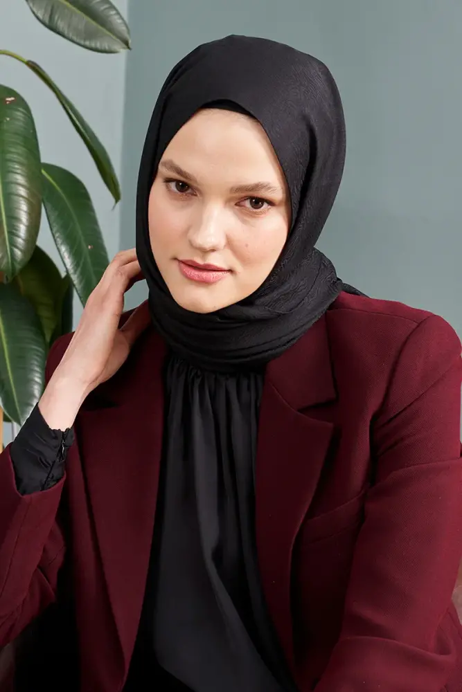Silky Jacquard Note Hijab Tree Bark Pattern - Black - 1