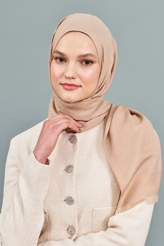 Silky Jacquard Note Hijab Tree Bark Pattern - Latte - 2