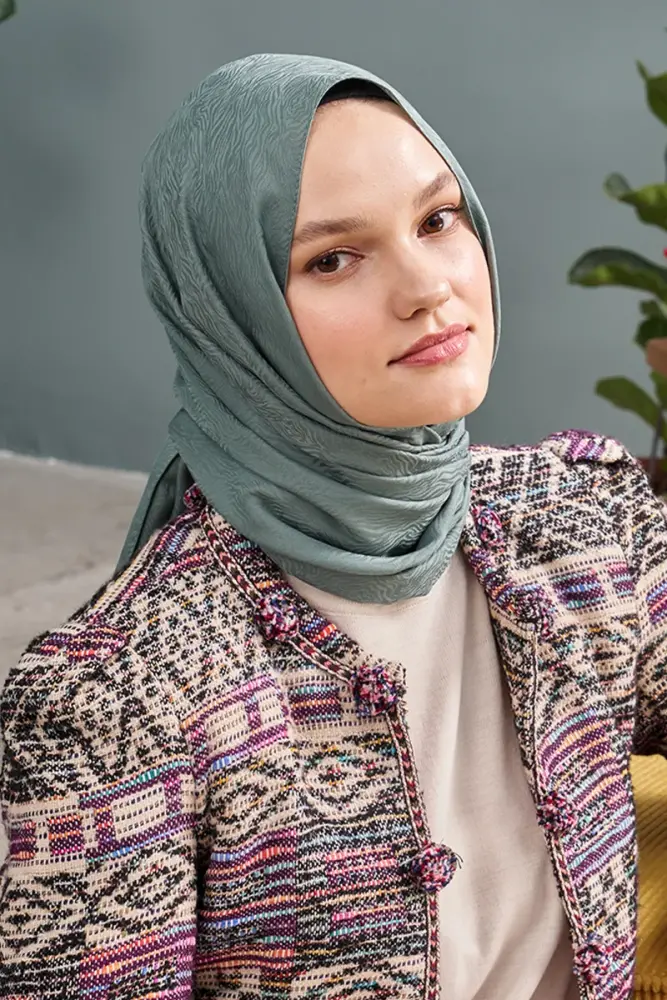 Silky Jacquard Note Hijab Tree Bark Pattern - Mint - 1