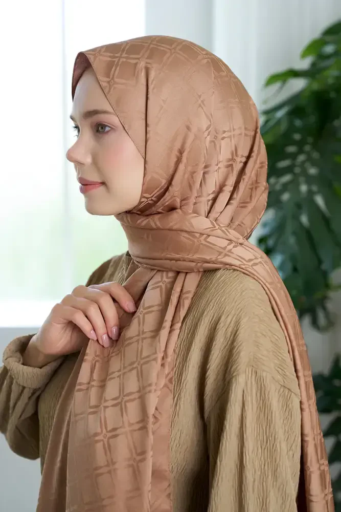 Timeless Koleksiyonu Kare Desen - Latte - MADAME POLO