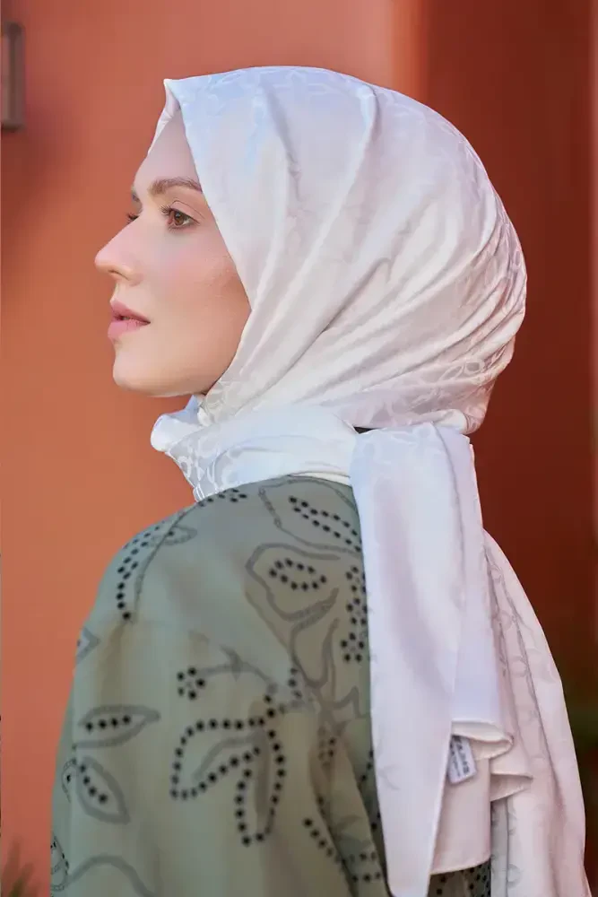 Timeless Koleksiyonu Yonca Desen - Kırık Beyaz - MADAME POLO