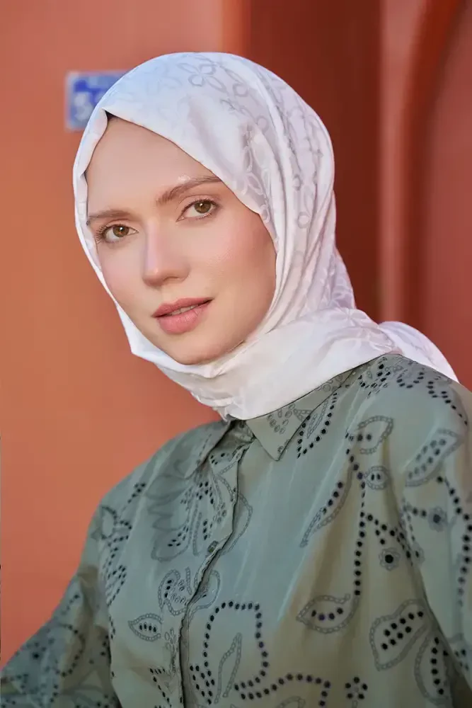 Timeless Koleksiyonu Yonca Desen - Kırık Beyaz - MADAME POLO