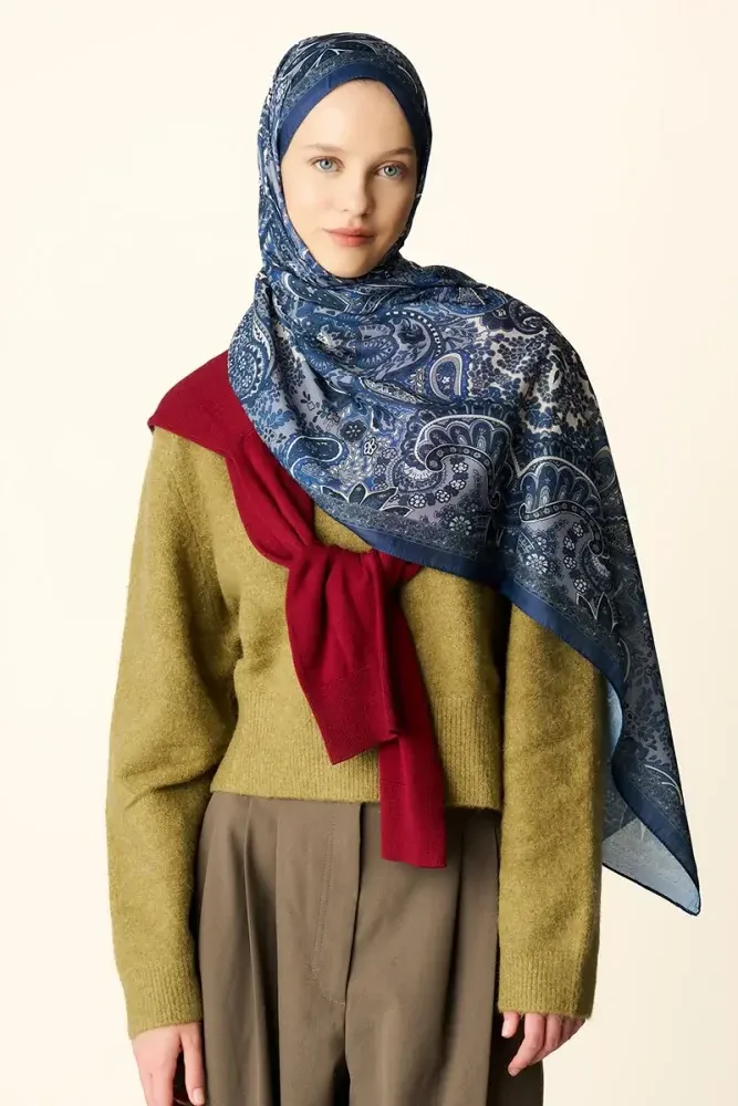 Zaria Desenli Pamuk Dokulu Şal - Lacivert - MADAME POLO
