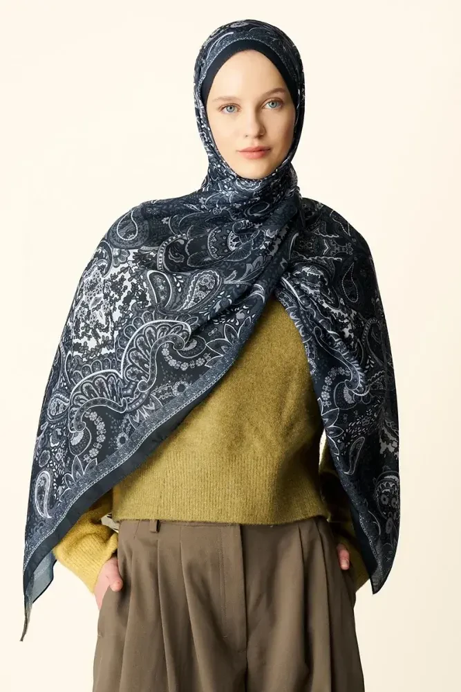 Zaria Desenli Pamuk Dokulu Şal - Siyah - MADAME POLO